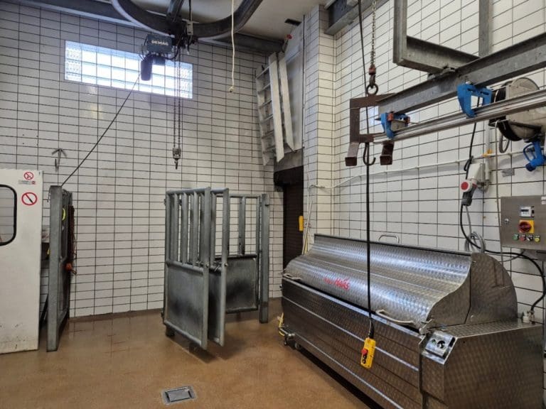 Figuur 2: Slachthuisinfrastructuur bij een zelf slachtende slager (bron: Basiel Van Rillaer)